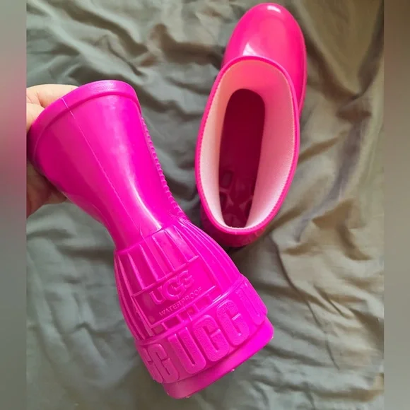 UGG Women’s Pink/Purple Drizlita Waterproof Rain Boots - Size 7! - Picture 4 of 11